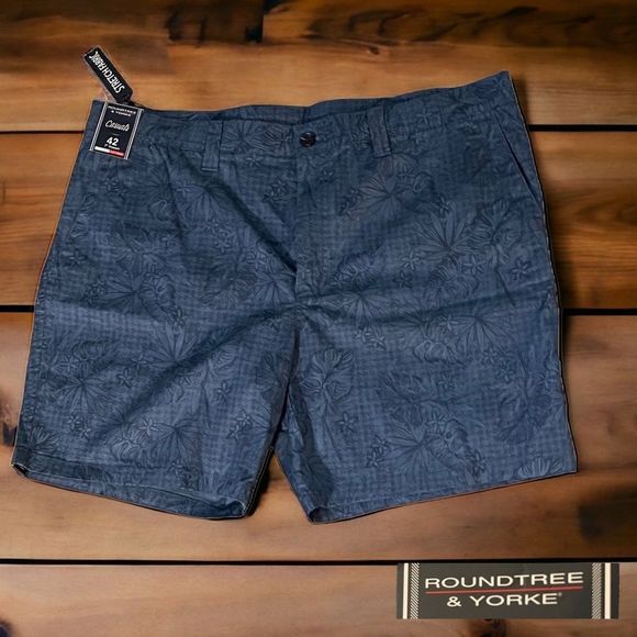 Roundtree & Yourke Casuals Flat Front Short Classic Fit 7” Inseam Size 42 - Picture 1 of 5